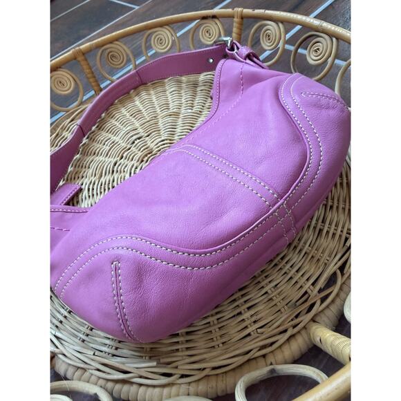 Rare Vintage Coach Hobo Leather 9541 Bubble Gum Purse / Bag Y2K - Picture 9 of 10